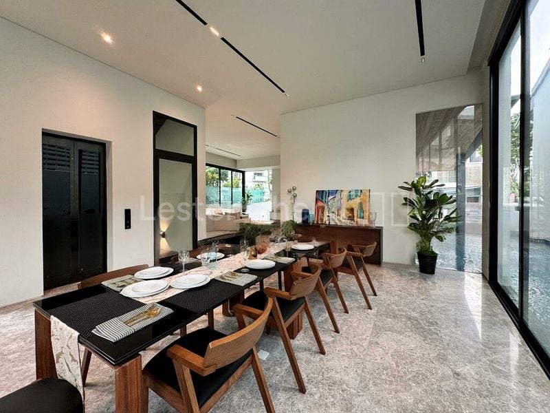 6 Bed Bungalow (Landed) for Sale in  Goldhill Plaza - Image 1